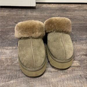 Project Cloud Suede Womens platform slippers